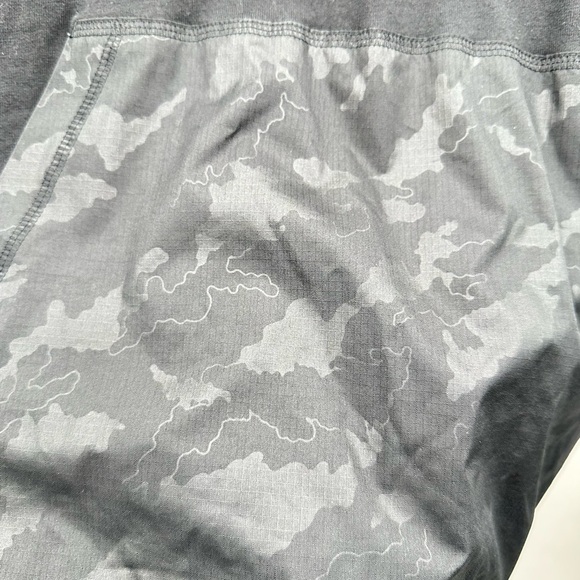 ADIDAS Oversized Men camo 3M pocket pouch casual athleisure athletic top L - Picture 3 of 11